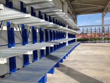 Scaffale in griglia d'acciaio pressata e bloccata