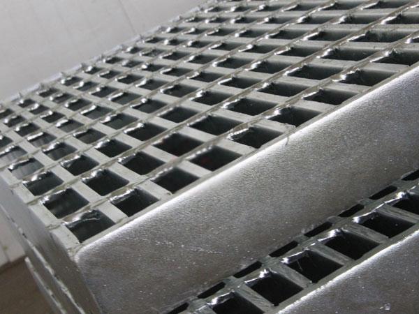 Come possono le piastre a griglia in acciaio nei terminal portuali migliorare in modo completo la sicurezza della piattaforma Analisi delle tecnologie chiave