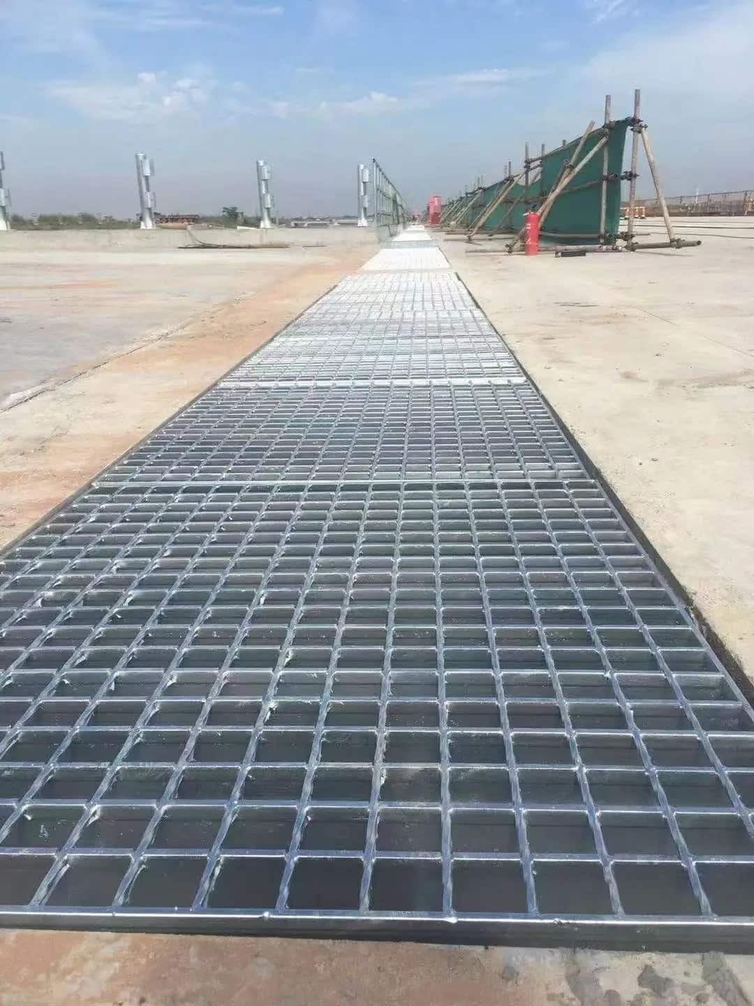 Come possono le piastre a griglia in acciaio nei terminal portuali migliorare in modo completo la sicurezza della piattaforma Analisi delle tecnologie chiave