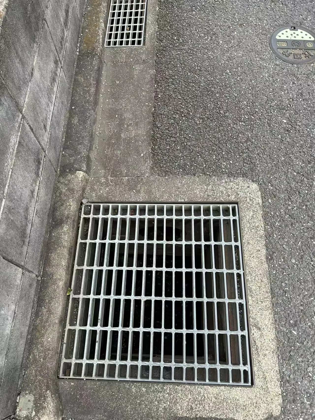 Analisi comparativa tra griglie speciali in acciaio per parcheggi e normali lamiere d'acciaio: scegli la soluzione migliore! Analisi comparativa tra griglie speciali in acciaio per parcheggi e normali lamiere d'acciaio: scegli la soluzione migliore!