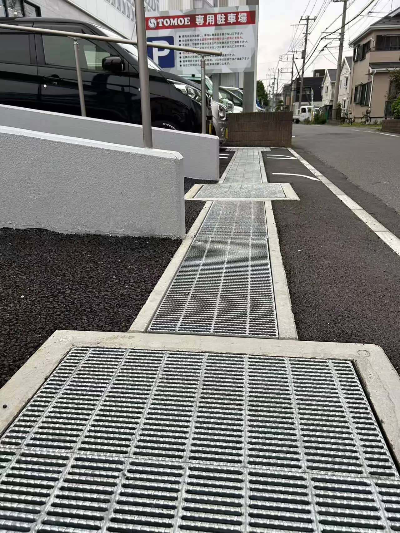 Analisi comparativa tra griglie speciali in acciaio per parcheggi e normali lamiere d'acciaio: scegli la soluzione migliore! Analisi comparativa tra griglie speciali in acciaio per parcheggi e normali lamiere d'acciaio: scegli la soluzione migliore!