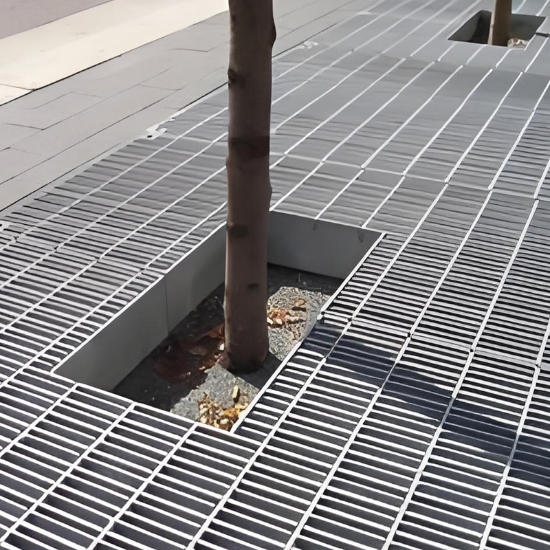 Come la griglia in acciaio per copertura di aiuole arboree aiuta a migliorare la qualità dei progetti di verde urbano