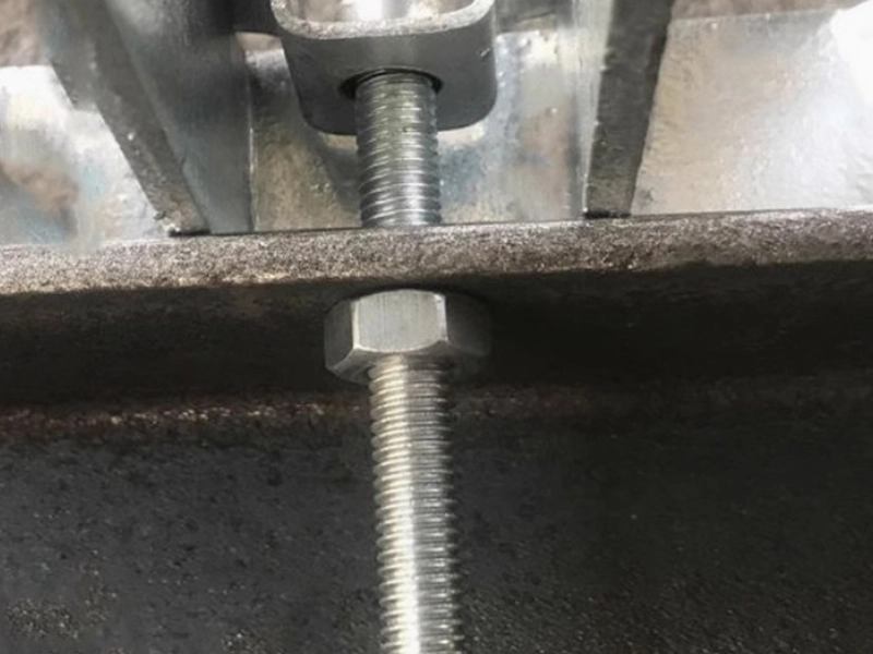 Fermaglio per grigliato tipo C