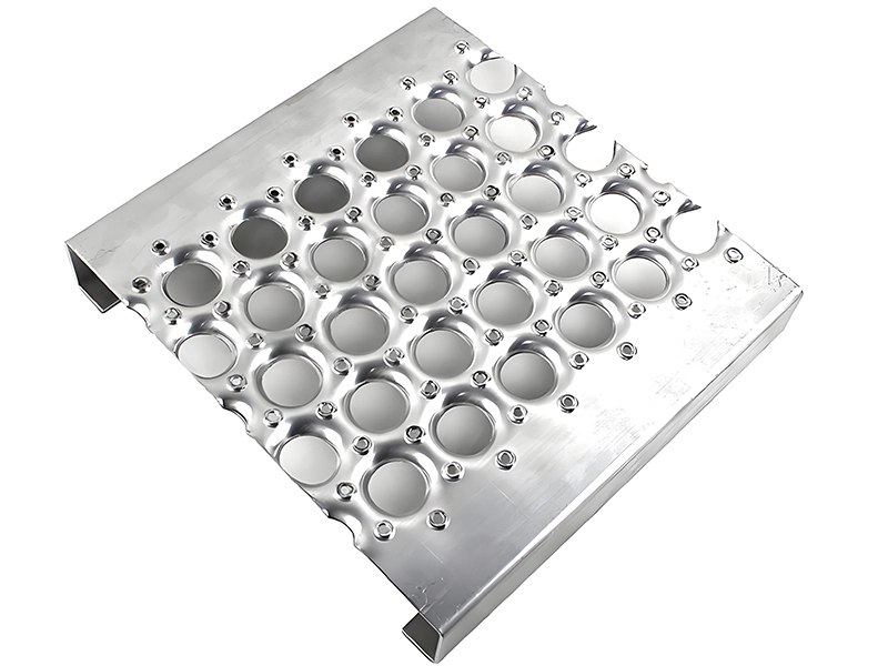 Grigliato a lamelle con presa a O forata