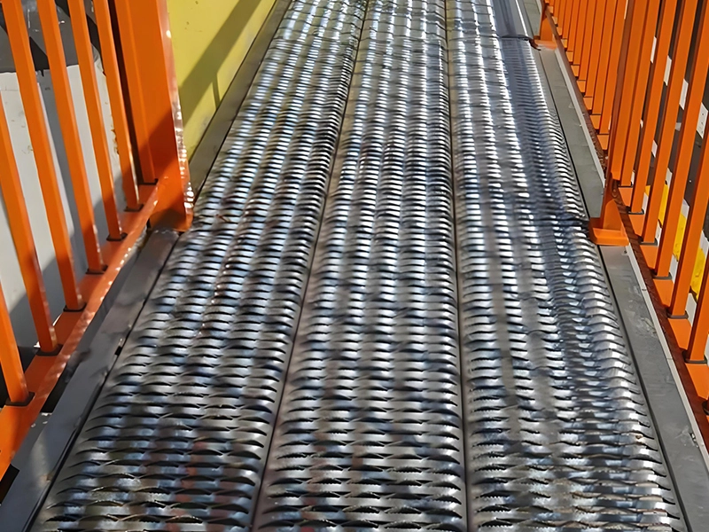 Grigliato Strutturale a Piastre con Superficie Antiscivolo