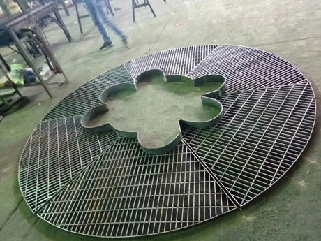 Grating in acciaio sagomato multiplo